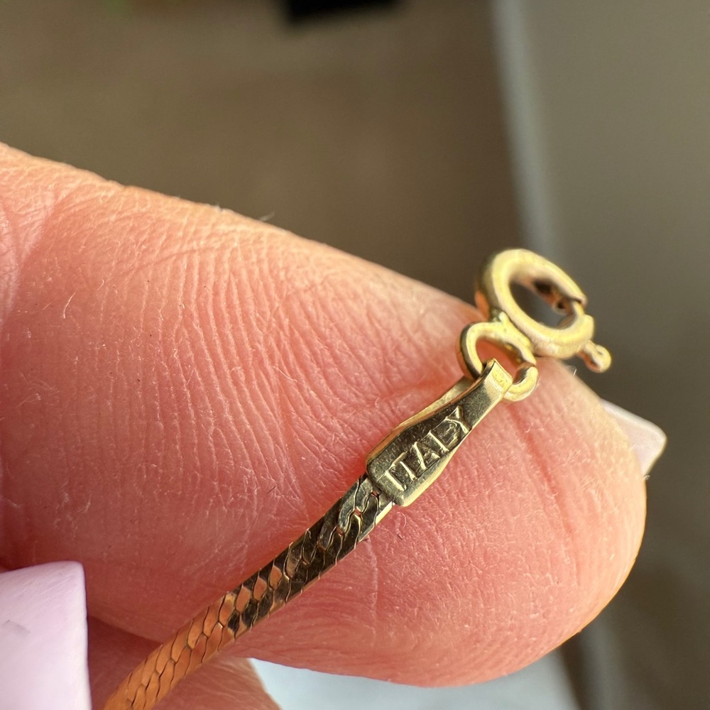 🌟14K yellow gold herringbone bracelet🌟7 inches🌟 - Picture 4 of 8